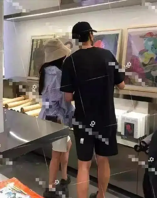 杨幂和魏大勋哪个岁数大(34资本家)(16)