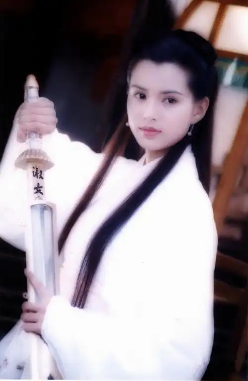神雕侠侣小龙女持剑照无logo无水印李若彤