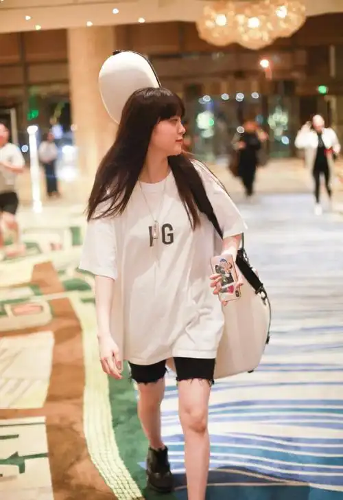 明星时尚##穿t恤最好看的爱豆