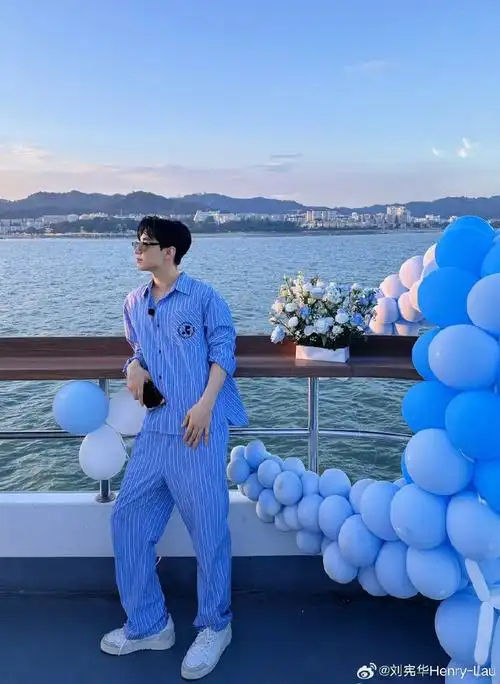 刘宪华发了未修原图##刘宪华未修原图