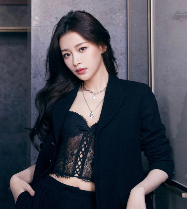 孙怡"睡姿照"全网疯传,看清她伸直后的腿,才懂董子健的幸福