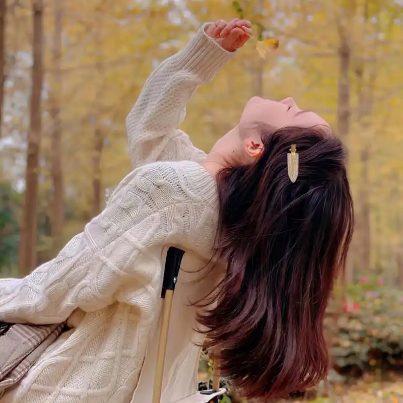 女生头像|告别秋天 转眼间,秋天变成了故事93