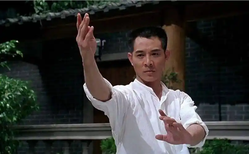 归来不再是少年:李连杰称死后不立碑不办丧事_肌肉_生死_功夫