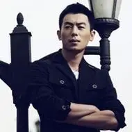 中国大陆男演员朱亚文头像图片