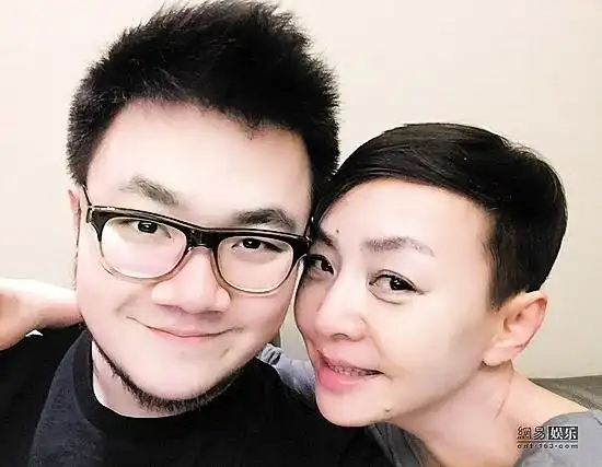 宋丹丹与儿子巴图