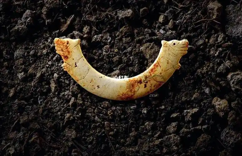 双虎头玉璜·凌家滩文化