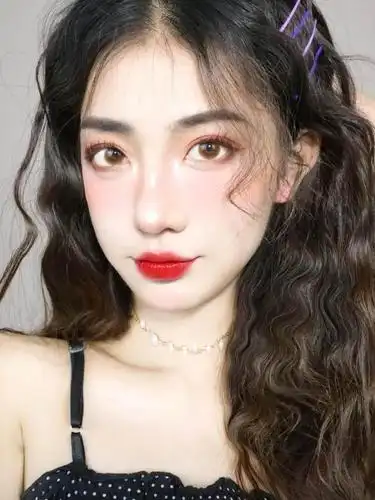 别再剪初恋发out了,最近很火的"复古风发型",女明星也超爱!