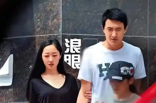 原创林更新恋情曝光带女友住民宿女方身份被扒比林更新小11岁