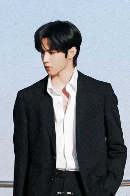 刘耀文无间道黑西装造型##刘耀文牛仔套装机场路透