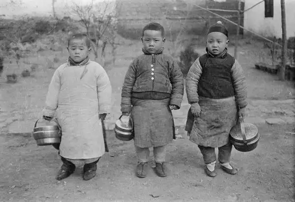 民国老照片:甘博镜头里杭州的孩子:100年前孩子的生活