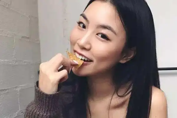 高以翔女友发声,短短两句话把网友感动哭了,她有多心疼啊