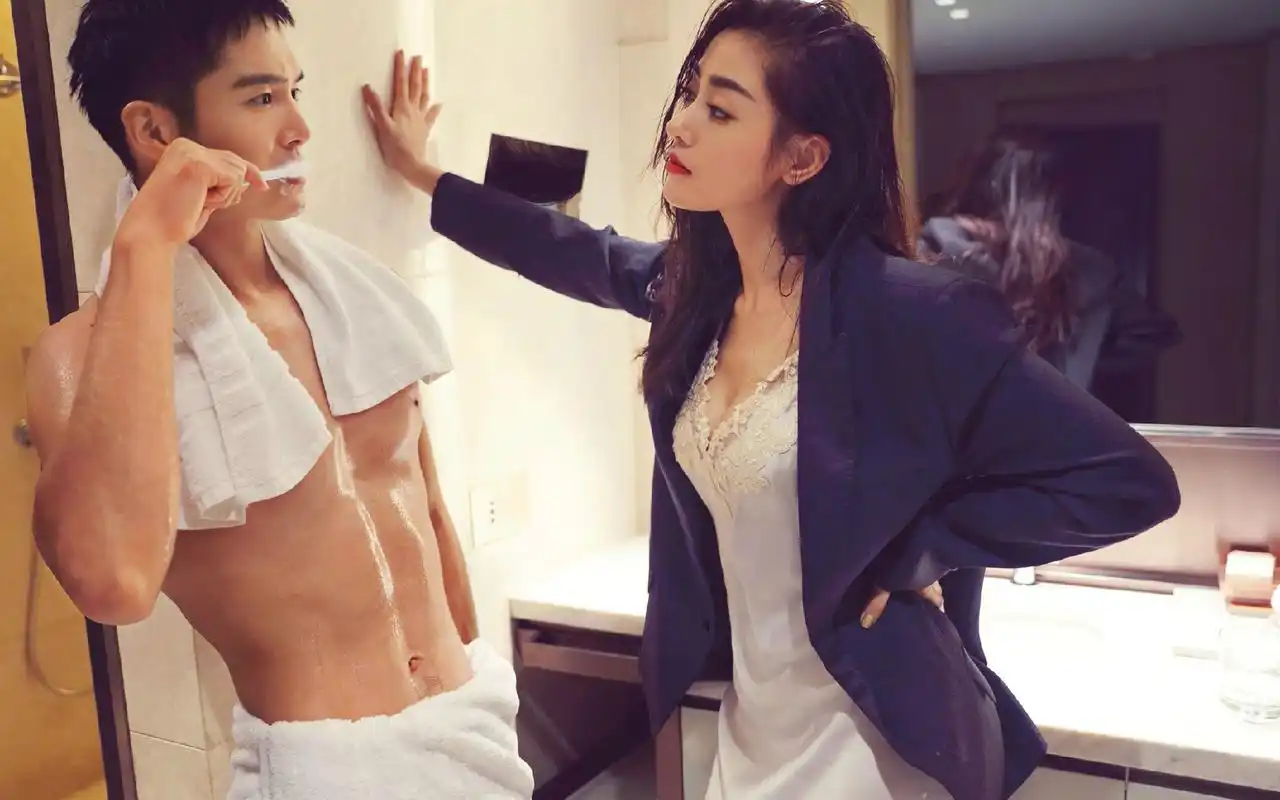 张天爱盛一伦情侣大片