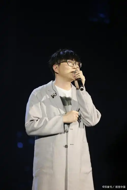 1994年10月1日在黑龙江省齐齐哈尔市泰来县出生,中国内地男歌手和音乐