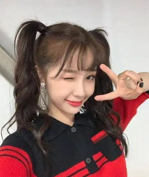 原创青2节目组没收选手手机淘汰后都在晒合影被导演出面制止