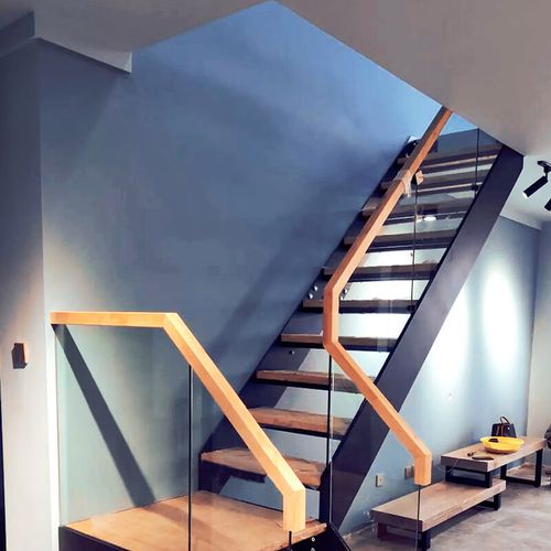 梁隔层别墅楼梯旋转室内现代室内实木定制 双侧护栏一步价格(含玻璃)