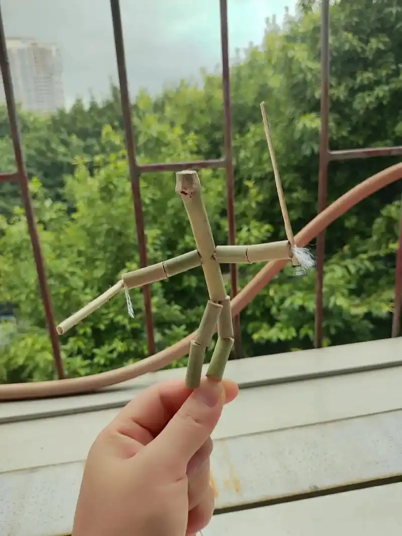 小时候的玩具基本都是自己做的,比如用竹子做 - 抖音
