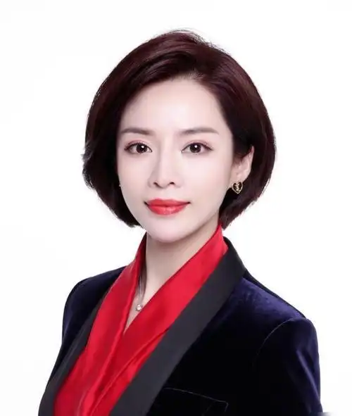 摇尾谄媚,上海六位主持人"一站成名",人无风骨与蓬蒿何异!_腾讯新闻