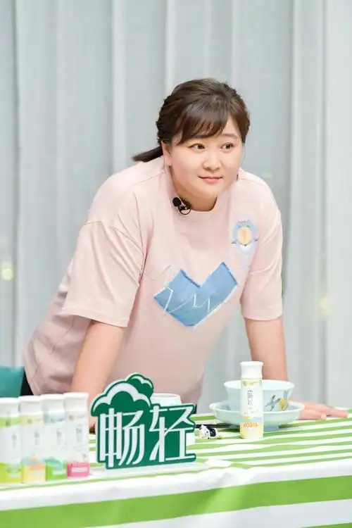 消失一年多,贾玲成功减重100斤,微博发文为新电影助力_腾讯新闻