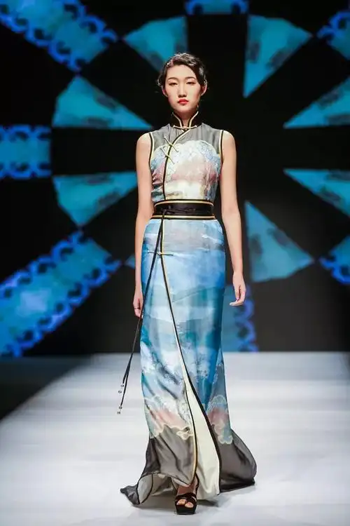 "锦绣江南·旗袍秀非遗"活动在中国丝绸博物馆举行