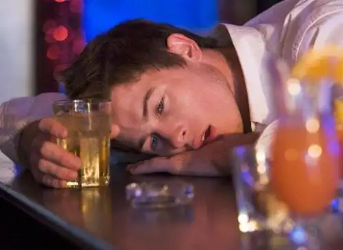 大部分人在和醉酒之后,会选择喝点蜂蜜水或牛奶来解酒醒酒,其实这种