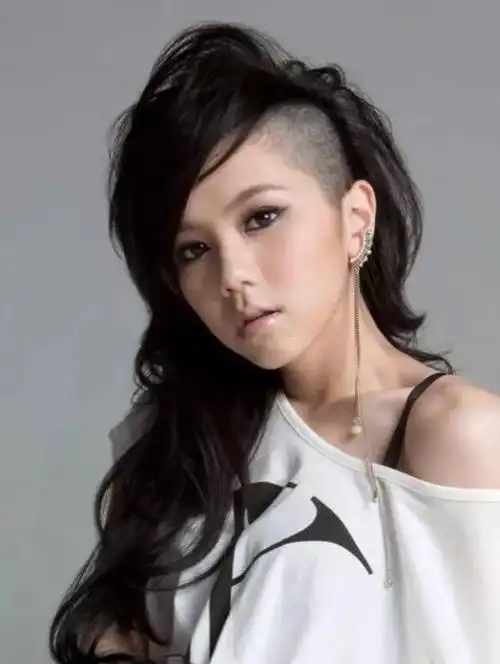 时尚人士都欠邓紫棋一个道歉!