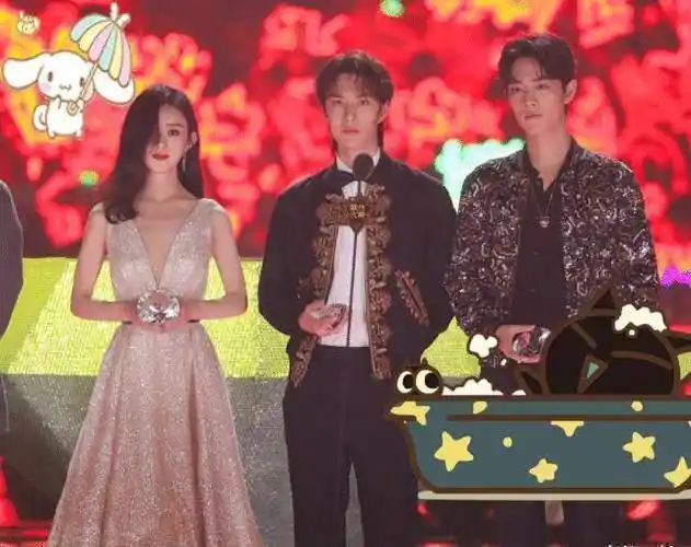 赵丽颖杨幂"同框"比美,谁注意王一博肖战的眼神?男人都懂!