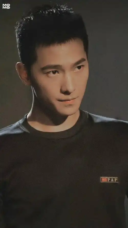 军艺出身的杨洋,就是天选的燕破岳,仿佛这个角色为他量身打造一样,他