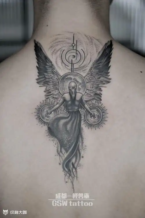天使背部纹身图案大全 - 纹身大咖