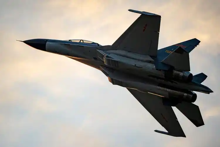 歼11bs战斗机资料图