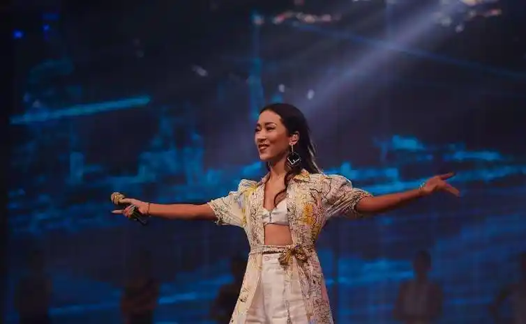 吉克隽逸当年输给吴莫愁就不甘心,但如今两个的差距简直天差地别_节目