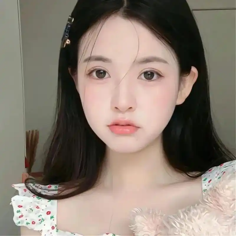 明明是个很丧的人,却笑的比谁都开心#女生头像  - 抖音