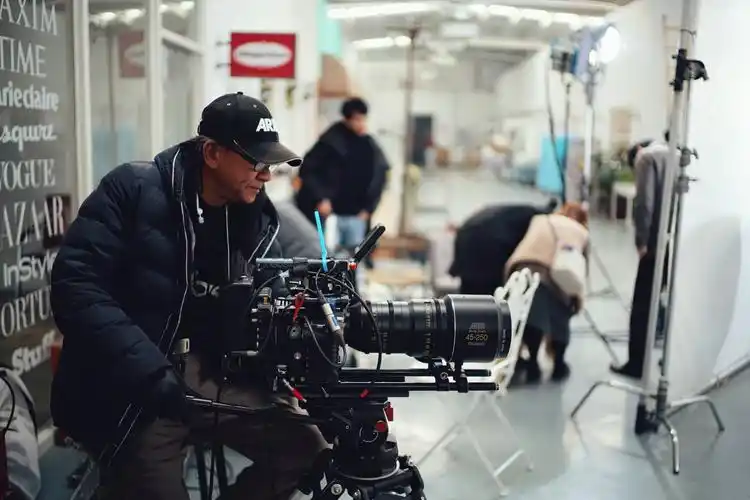 都是木头?松下吸尘器《家庭篇》摄制组假人挑战