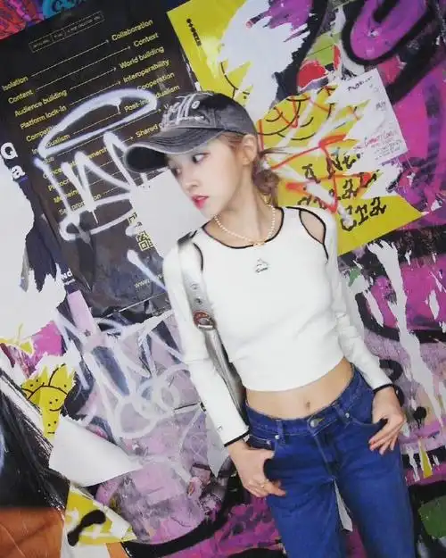 宋雨琦的马甲线##宋雨琦胸口痣