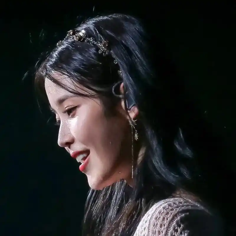 iu演唱会美图#iu演唱会 ##iu全世界最好的李知恩 #i - 抖音