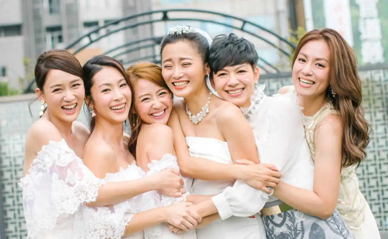 七朵花组合前成员周雳岑去世# 据台媒,台湾女子组合七朵花前成 "