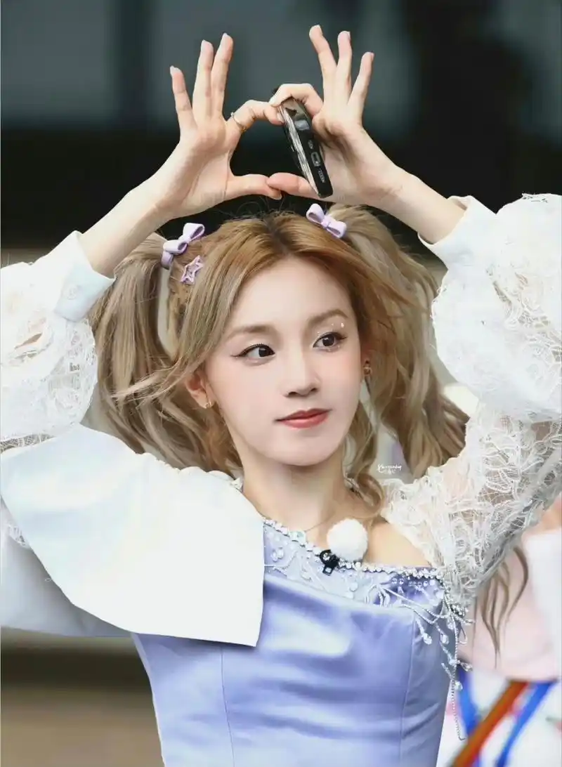 angelababy杨颖,白鹿,宋雨琦,minnie奔跑吧同框路透图,美女们的状态