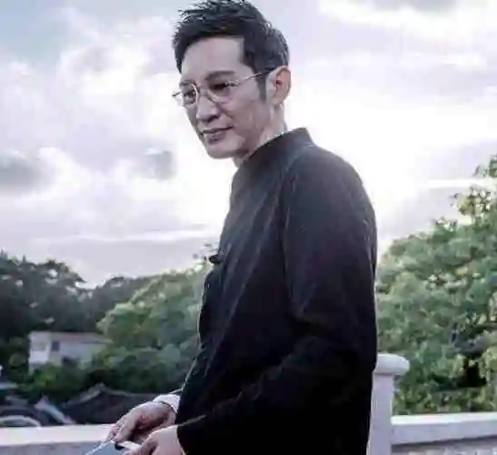 东山塔寨村主任林耀东头像