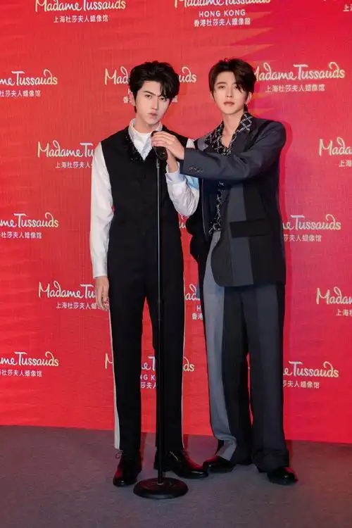 杜莎夏日音乐馆馆长##蔡徐坤蜡像返航上海杜莎