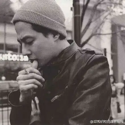 韩国帅欧巴抽烟造型秀赵寅成风情万种池昌旭李钟硕妖媚