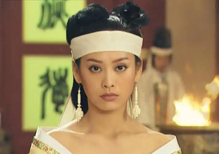 原创宁静19年前的古装不用加滤镜都有着难以驯服的美吧