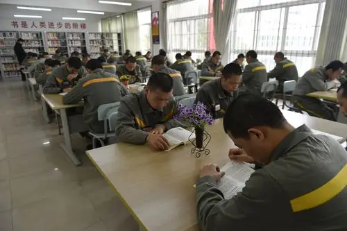 走进高墙感受法治的力量 首届江西监狱开放日举行