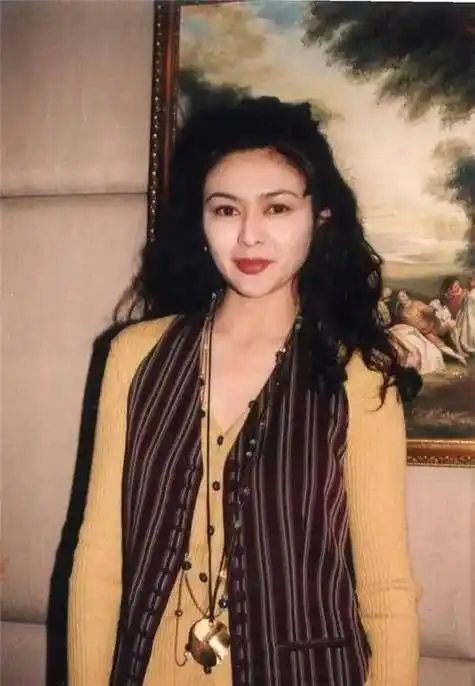 61岁的关之琳如何做到美貌不衰成为跨时代的经典女神