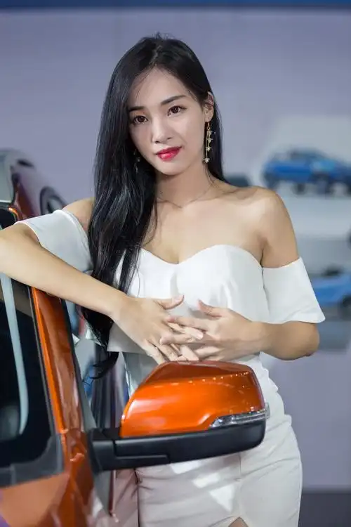 标题:2018深圳国际车展靓丽车模