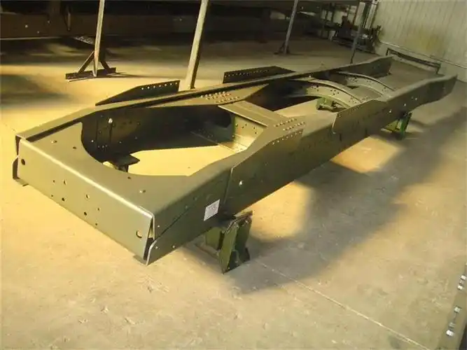 山东供应重汽豪沃牵引车车架大梁