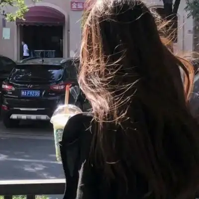 女头像真人图片背影