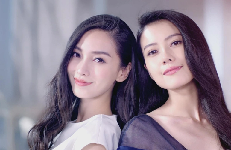 angelababy和当红女明星的合照,你觉得哪一张像是塑料姐妹花呢?