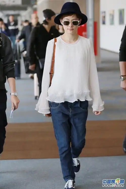 孙俪赴台宣传仙气飘飘 媒体粉丝齐接机场面宏大