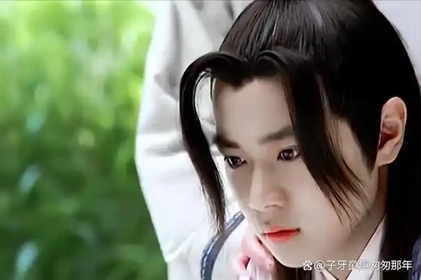 16岁凭借《宝莲灯》的沉香一角火遍全国,成为当红童星,他就是曹骏