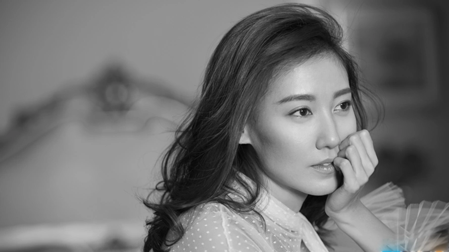 高露曾被苏有朋追求三年,如今嫁给圈外人,保持初心,依旧如少女