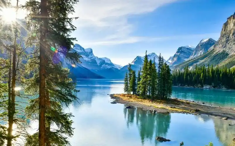 美丽的湖边小镇蒙特勒和沃韦,来到瑞士,你可以静下心来感受这些大自然